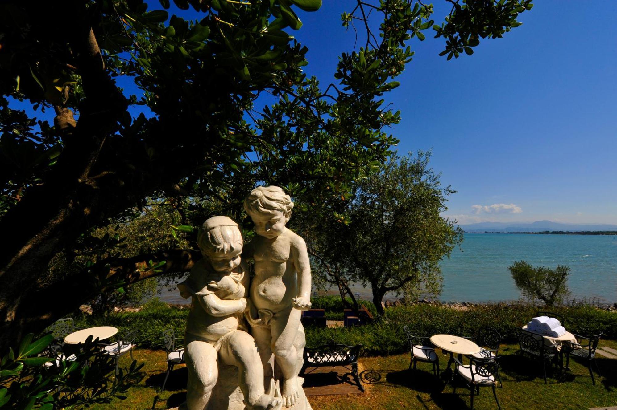 Hotel Acquaviva Del Garda Дезенцано-дель-Гарда Экстерьер фото