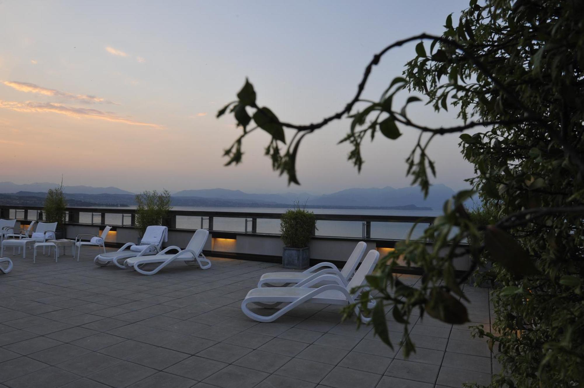 Hotel Acquaviva Del Garda Дезенцано-дель-Гарда Экстерьер фото