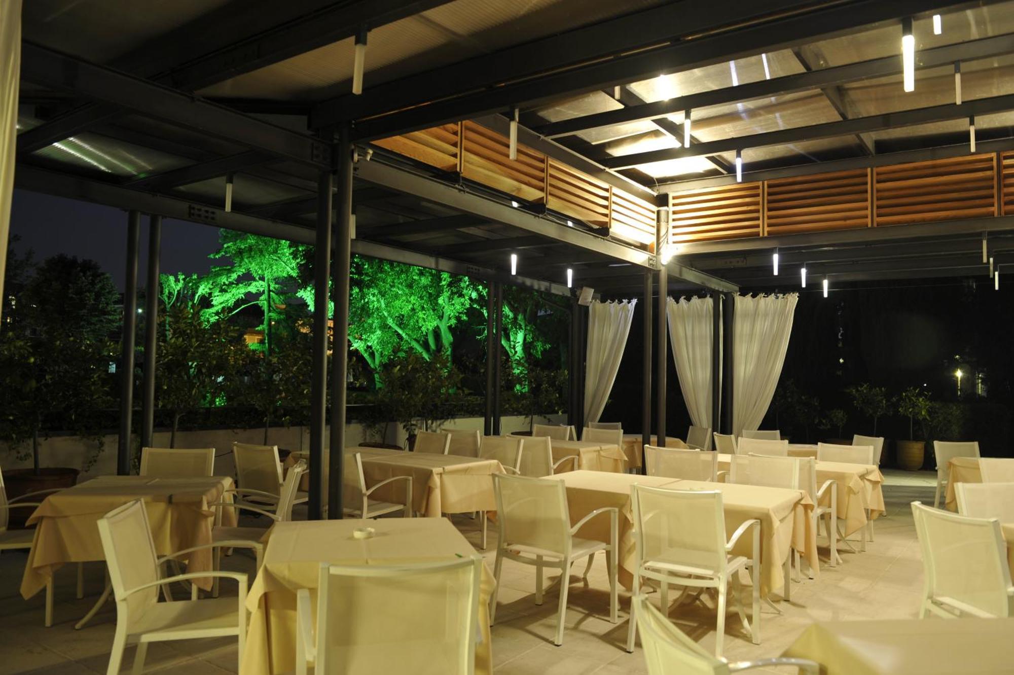 Hotel Acquaviva Del Garda Дезенцано-дель-Гарда Экстерьер фото