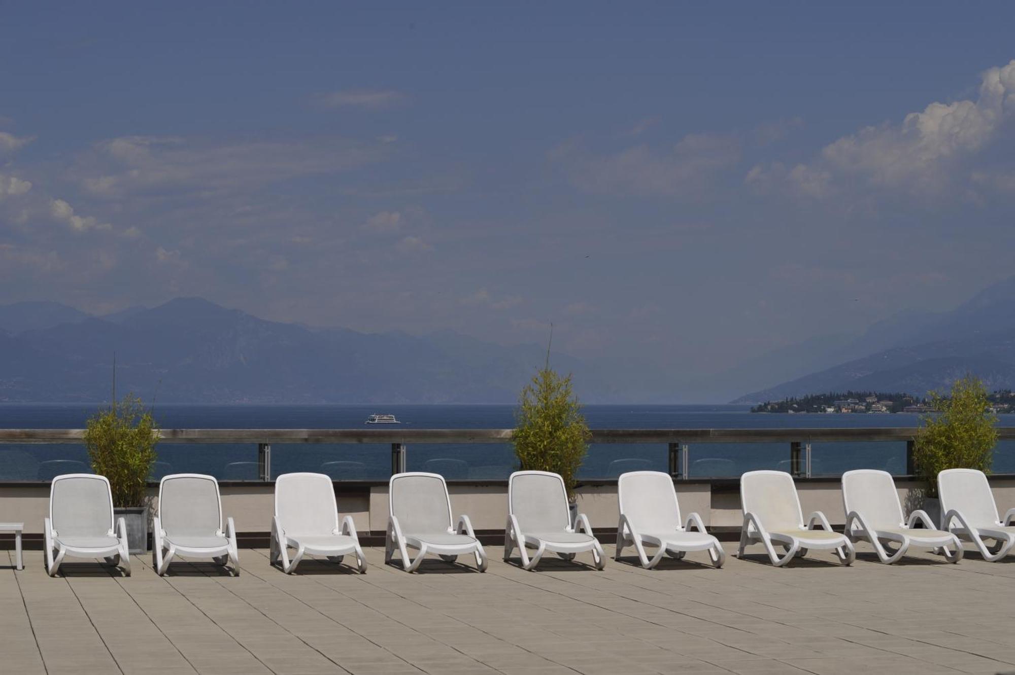 Hotel Acquaviva Del Garda Дезенцано-дель-Гарда Экстерьер фото