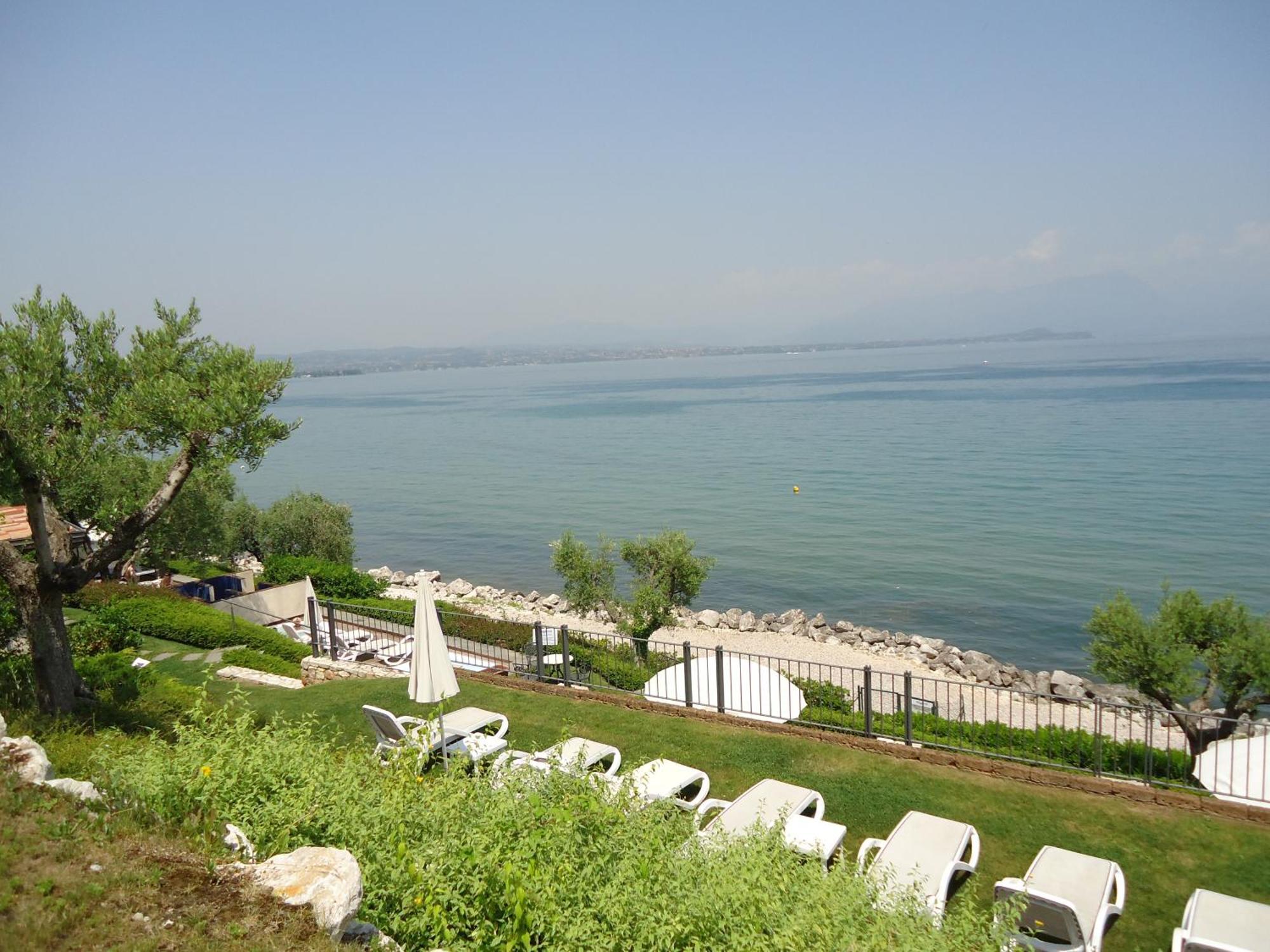 Hotel Acquaviva Del Garda Дезенцано-дель-Гарда Экстерьер фото